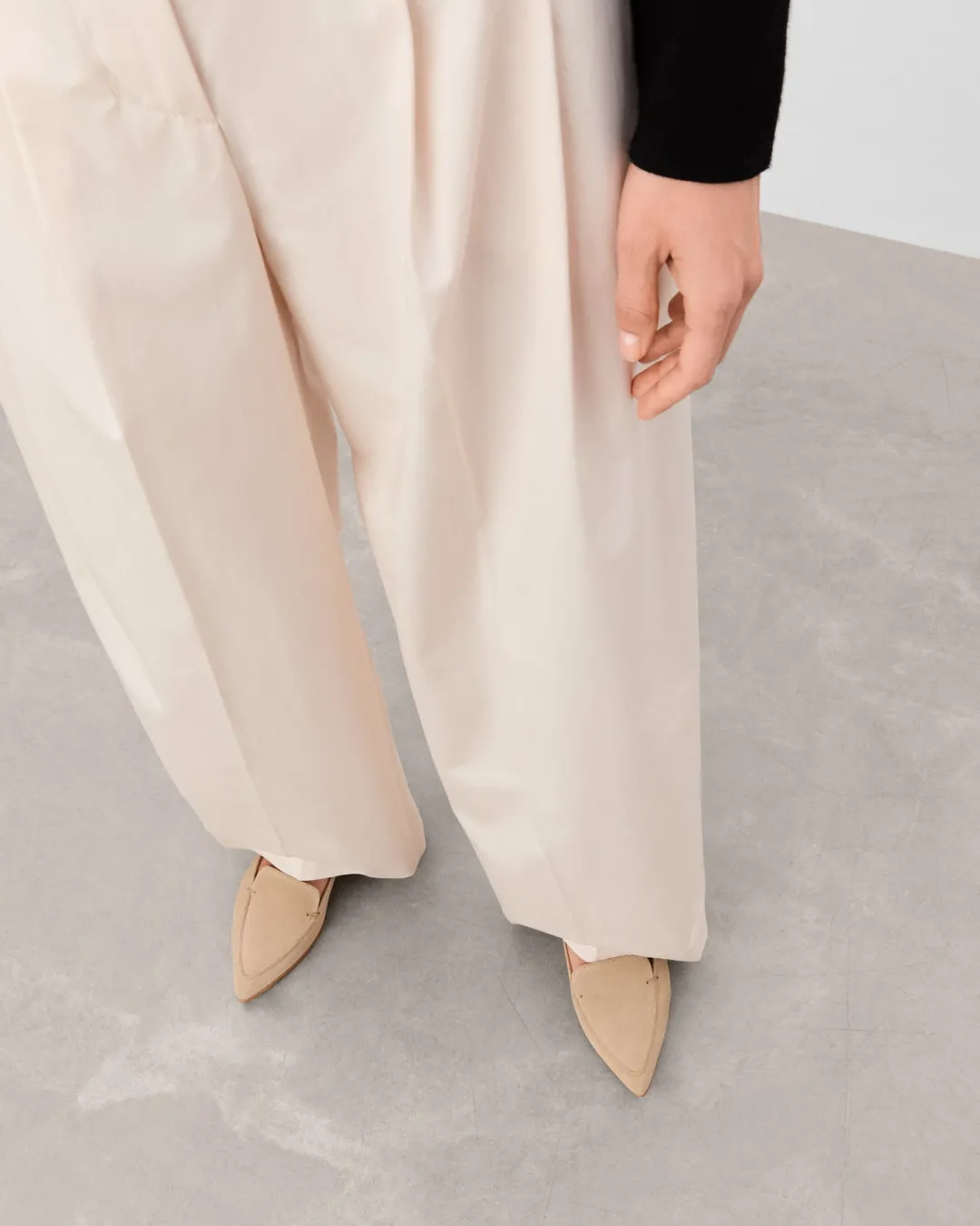 alex_suede_beige_2.webp Alex Suede ^Flattered Outlet