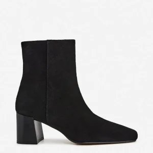 Cay Suede ^Flattered Online