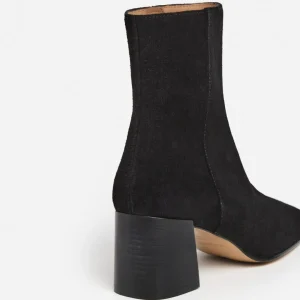 Cay Suede ^Flattered Online