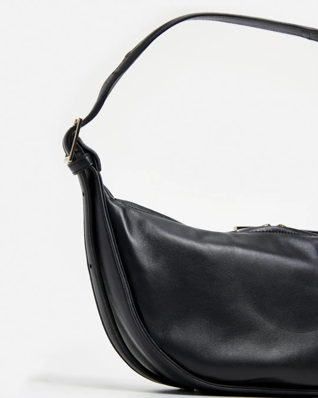 irma_shoulder_bag_leather_3.webp Irma Shoulder Bag Leather ^Flattered Best Sale