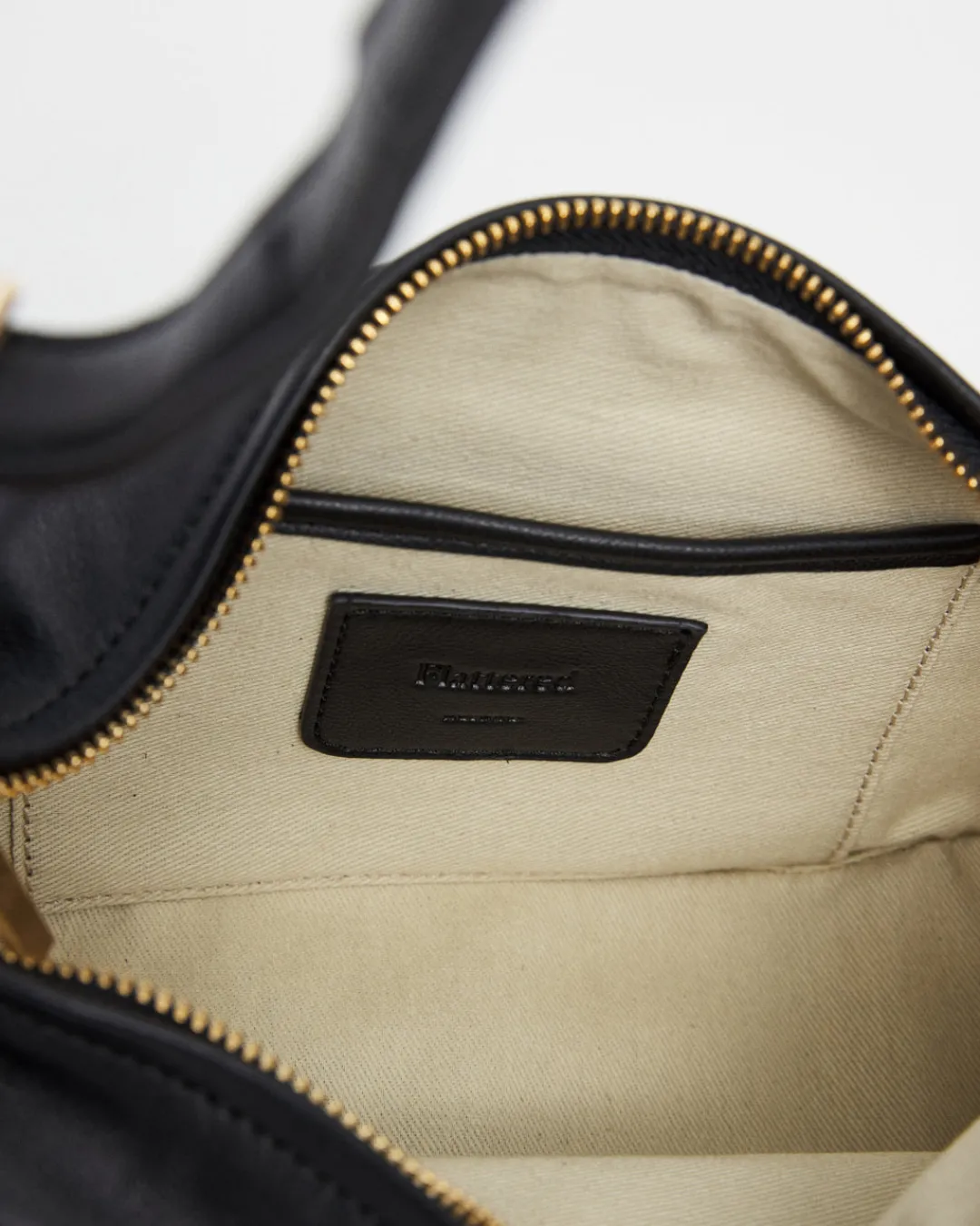 irma_shoulder_bag_leather_5.webp Irma Shoulder Bag Leather ^Flattered Best Sale