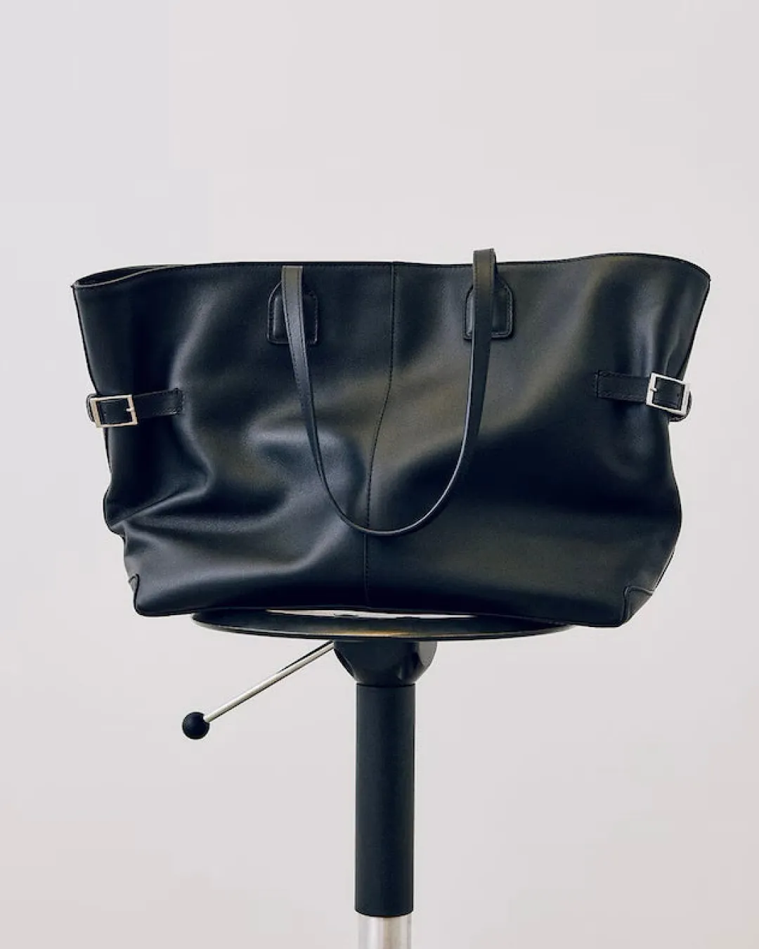 lesley_tote_bag_leather_b_6.webp Lesley Tote Bag Leather ^Flattered Shop