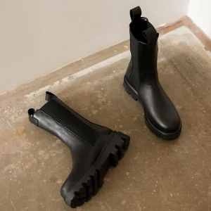 Lia Leather ^Flattered Online