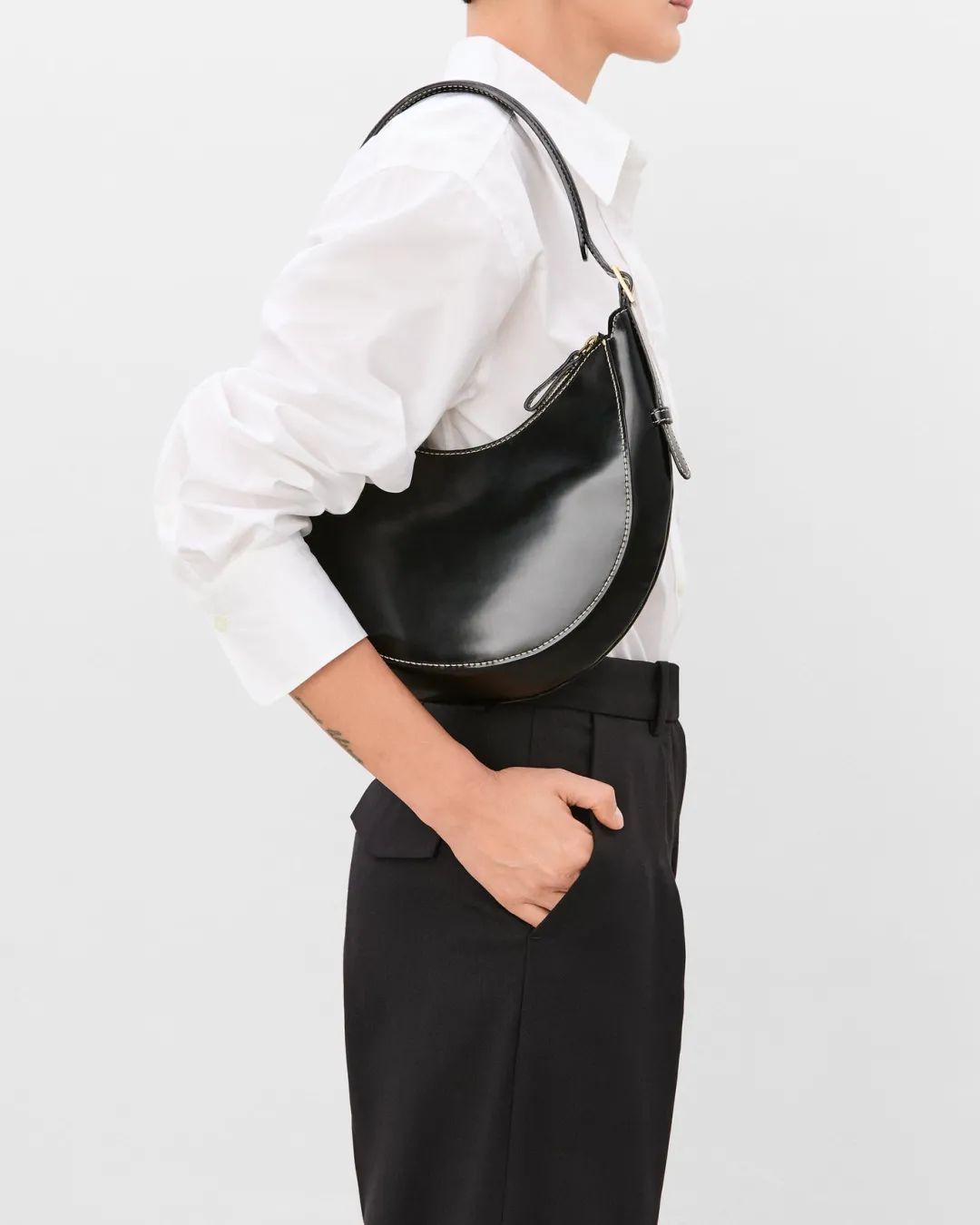 lunar_shoulder_bag_leathe_2.webp Lunar Shoulder Bag Leather ^Flattered Clearance
