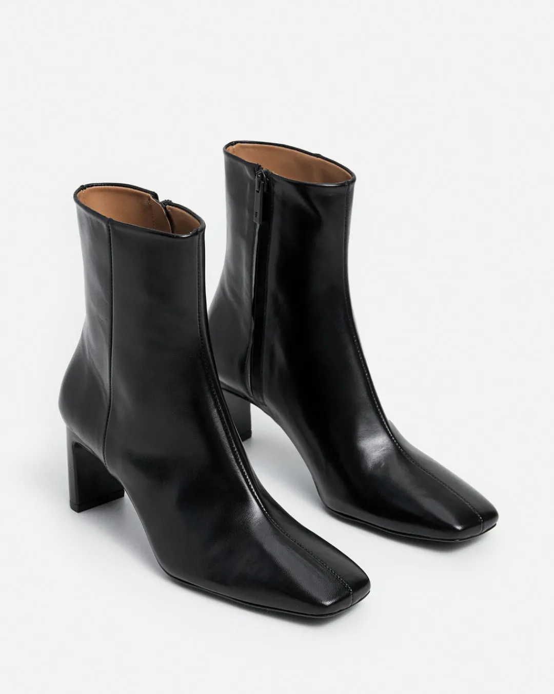 moa_leather_black_4.webp Moa Leather ^Flattered Online