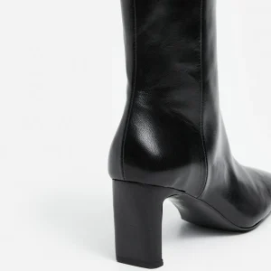 Moa Leather ^Flattered Online
