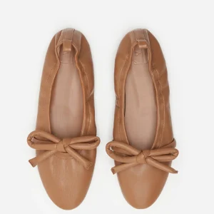 Polly Leather ^Flattered New