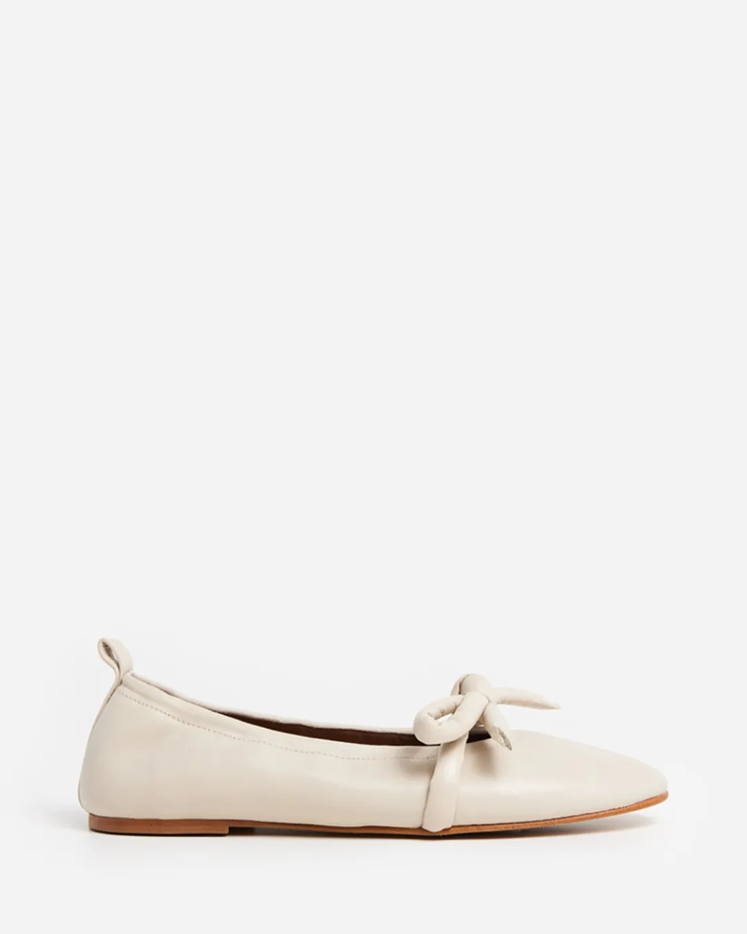 polly_leather_creme_1.webp Polly Leather ^Flattered Hot