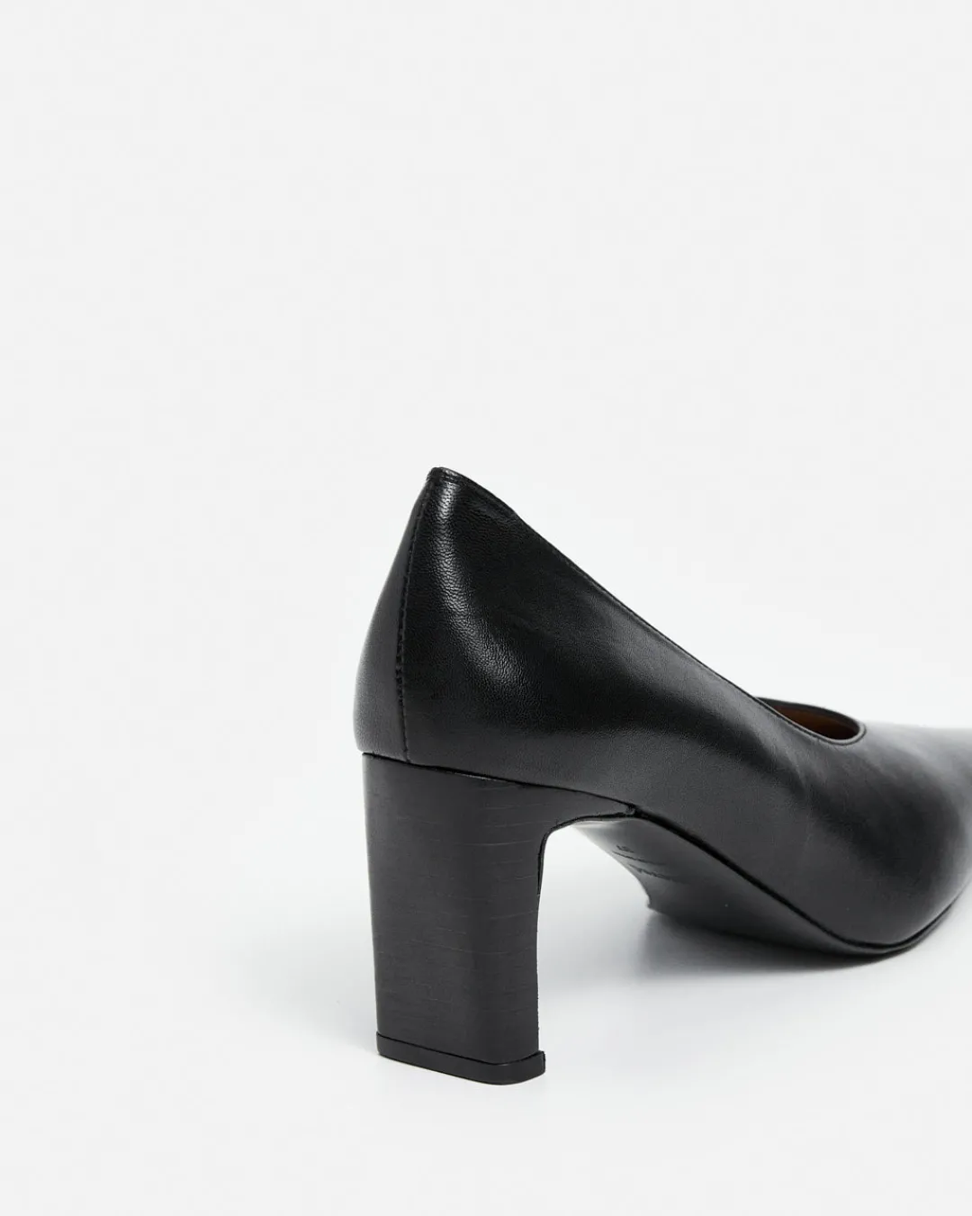 tove_leather_black_5.webp Tove Leather ^Flattered Fashion